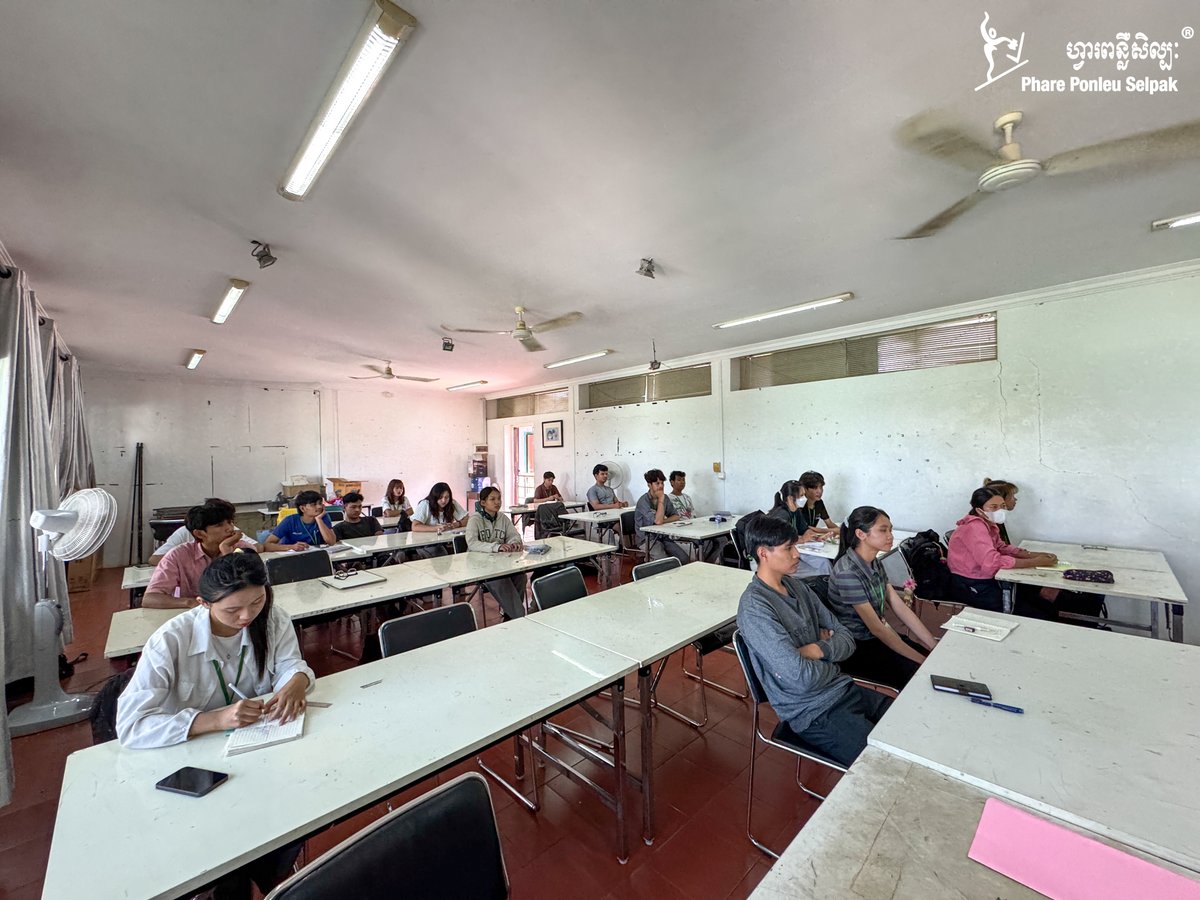 PharePS's tweet photo. More Than Art: How Our Students Learn to Teach and Lead

Last week, our students joined a life skills session with Mr. Reaksmey, our Phare Director of Projects.
Topic of the day: The Ability to Teach Others.

🙏 A heartfelt thank you to Mr. Reaksmey for dedicating your time! https://t.co/22llFDvwLU