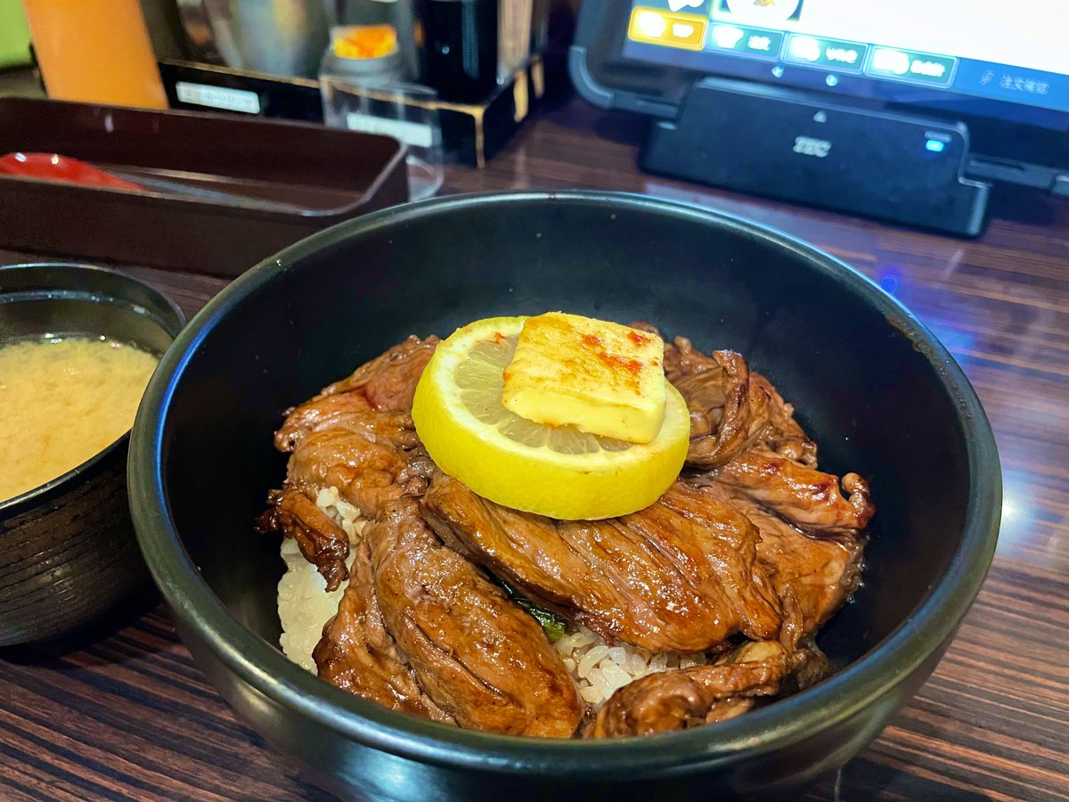 サウナの後はもちろんガッツリ