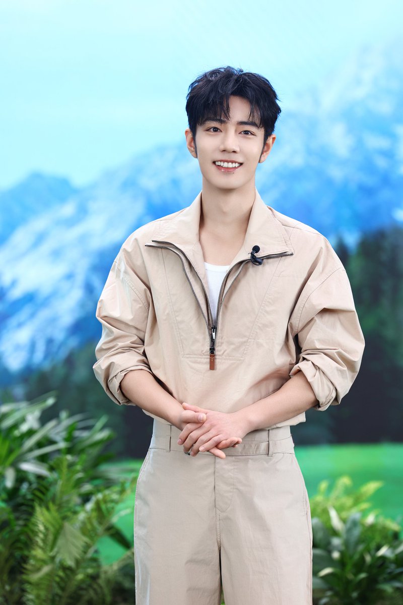 XiaoZhan_OFC's tweet photo. 【250812 Photo】

#XiaoZhan1005NewsPort
#XiaoZhan #肖战

Xiao Zhan Studio Weibo updated:

With Xiao Zhan, follow the rhythm of nature and wander through every perspective of life~ https://t.co/5vpxxsGjgC