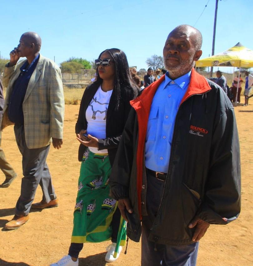 ANCParliament's tweet photo. [IN PICTURES] ANC MP Cde Christinah Tlhong, visited Madibe-Gakubu Village, one of the rural areas in Mahikeng. Upon her arrival she was warmly welcomed by the Traditional Authority of the village led by Tradditional Leader Kgosi Lekoma. 

During her visit, she brought essential services including a Home Affairs mobile unit and Sassa mobile services, to assist those who are unable to travel to the relevant offices for these services. Honourable Tlhong also engaged with the community on crucial issues, including the importance of Voter Registration. Additionally, she discussed the misuse of child support grants by parents emphasizing the need for responsible management of Social Grants.

Honourable Tlhong also requested Traditional Authority’s support in encouraging the community to register as voters and participate in the democratic process.

#VoterRegistration2025
#LeaveNoOneBehind
#ANCatWork 
#ConstituencyWork