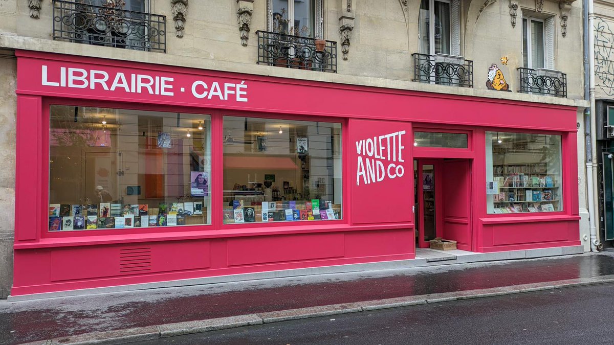 IziBook (@izibook) on Twitter photo La librairie Violette and Co porte plainte pour harcèlement, dégradations et menaces: Dans un post Instagram publié lundi 11 août, l'équipe de la librairie parisienne, féministe et LGBTQIA+ Violette and Co, déclare être la cible d’une «… dlvr.it/TMRXF0 <a href="/livreshebdo/">Livres Hebdo 📚</a> La librairie Violette and Co porte plainte pour harcèlement, dégradations et menaces: Dans un post Instagram publié lundi 11 août, l'équipe de la librairie parisienne, féministe et LGBTQIA+ Violette and Co, déclare être la cible d’une «… dlvr.it/TMRXF0 <a href="/livreshebdo/">Livres Hebdo 📚</a>