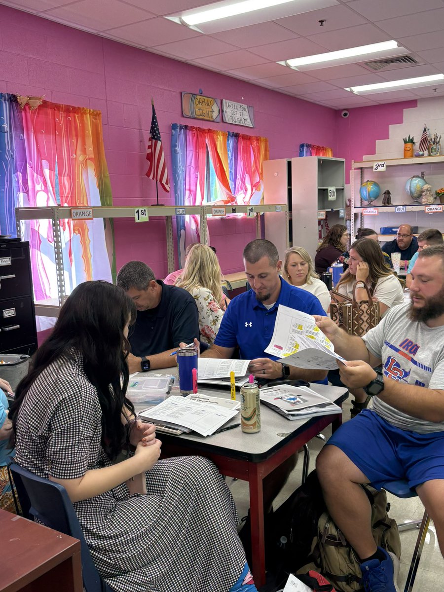 brandy_breeze's tweet photo. Sara Smith and Lewis County schools are making systems shifts to become opportunity makers through high expectation teaching. It was a privilege to support this work with these amazing professionals yesterday! Go LC!! 💙 @KEDC1 https://t.co/xiiDQK0Tmh