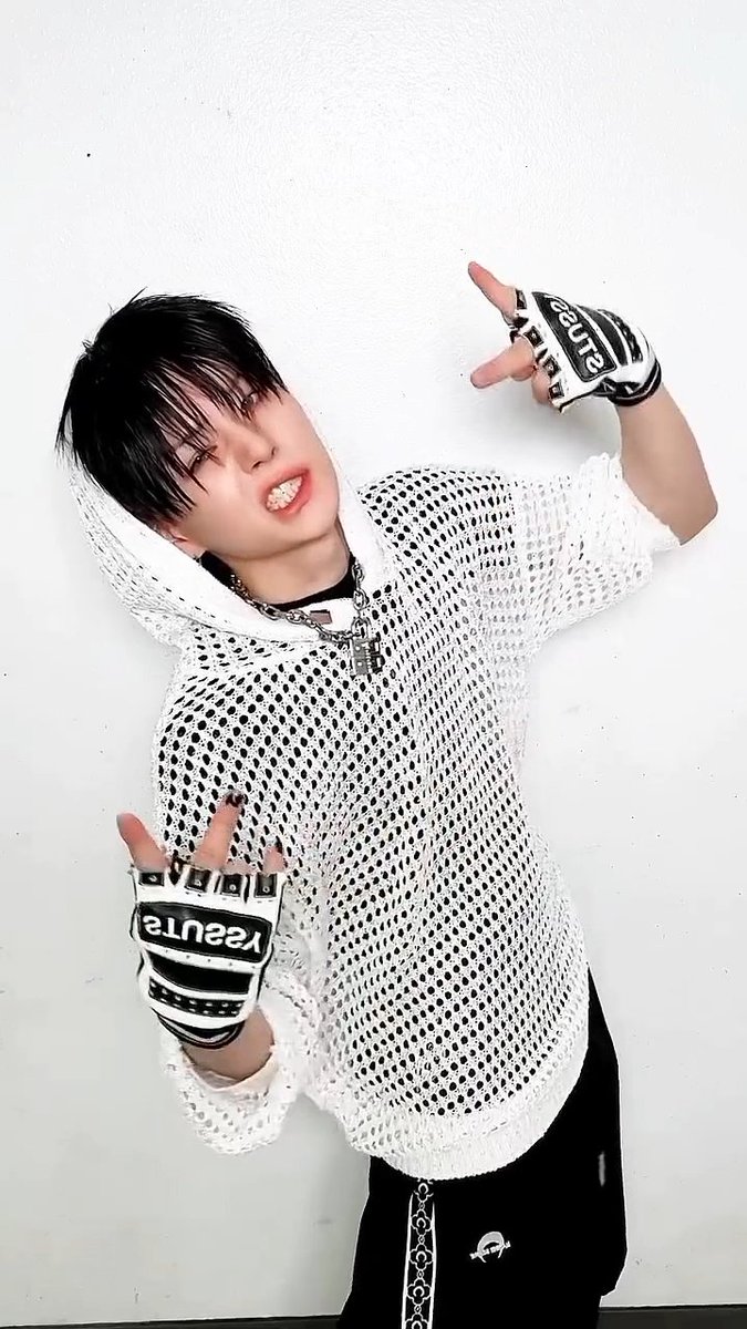 ⋆𓆩🎱𓆪⋆˙˚ʚ🤍ɞ˚⋆

#요시 #YOSHI #ヨシ #TREASURE #트레저