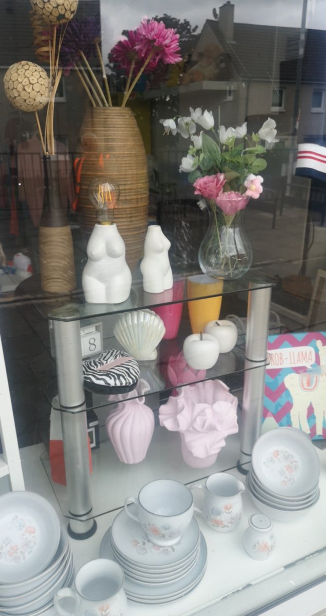 ccg_charity's tweet image. 🛋️ Home décor theme is here!
Pop into our Ladymuir Charity Shop and discover some lovely pieces to brighten up your space - all affordable and for a great cause! 💛
#CCGCharityShop #HomeDecor #PrelovedStyle