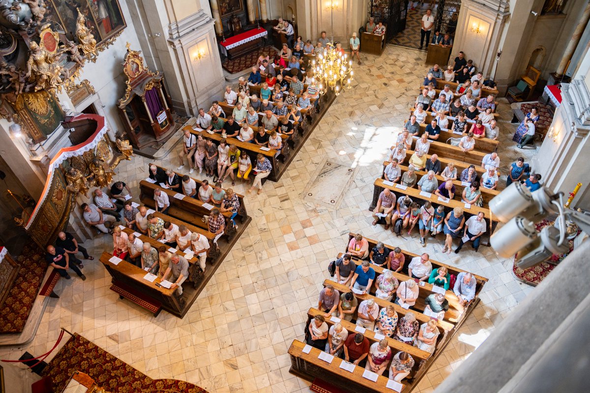 🇩🇪 Wie jedes Jahr fand am zweiten Sonntag im August, also am 10. August 2025, die traditionelle #Wallfahrt der Deutschen Minderheit nach #Albendorf statt.

👉 vdg.pl/de/wspolna-mod…
#mniejszośćniemiecka #deutscheminderheit