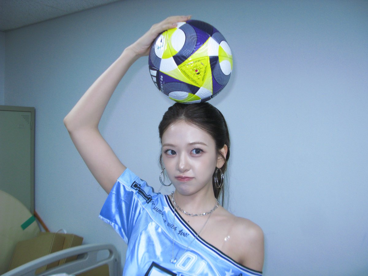 an yujin pics tweet media