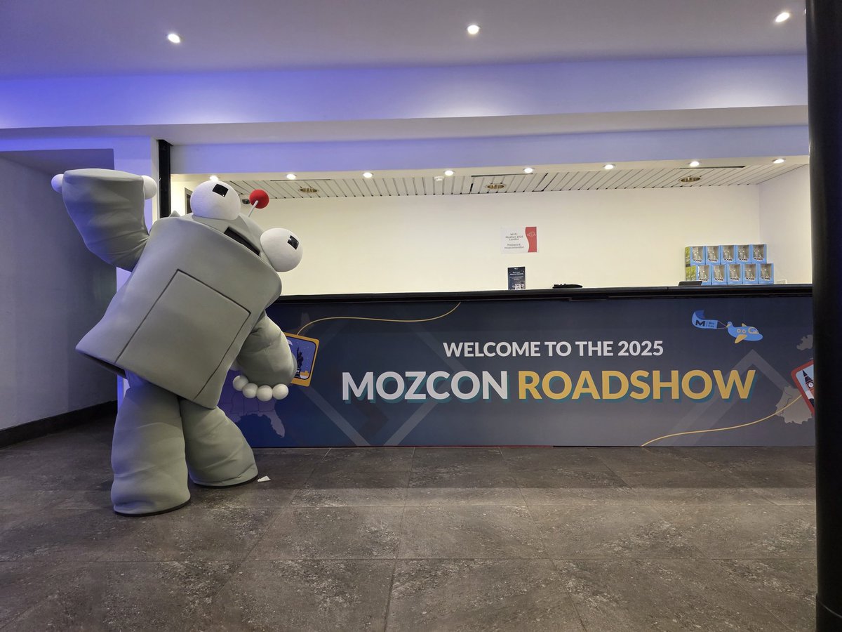 Roger has made it to #MozCon!