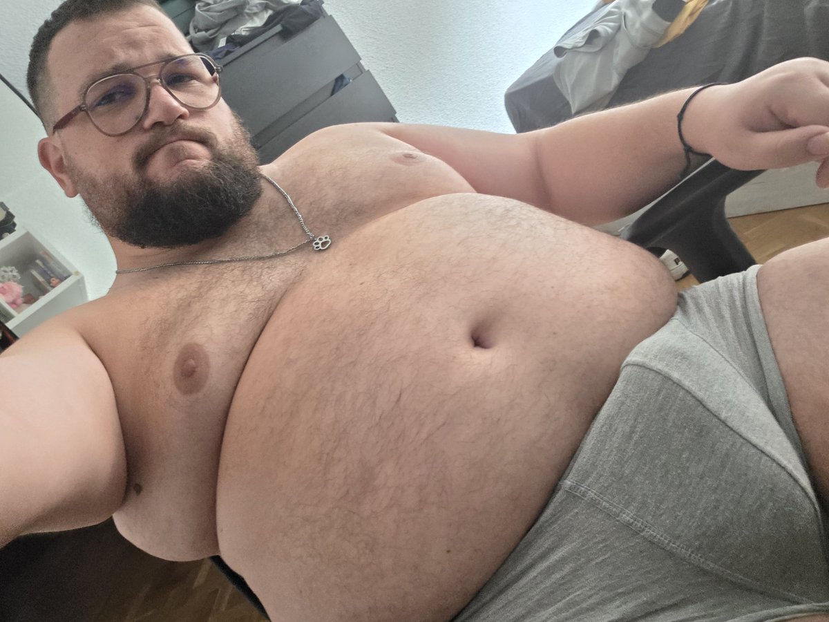 This days working at home with this hot summer is getting boring.