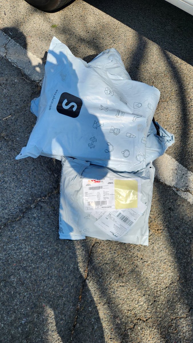 Good day #tinitwitter #tiniX 
I have an 8 tonne truck in jhb Thursday and Friday .Looking for return load. Small to big parcels collected. 
WhatsApp 78538112 for prompt assistance and good rates🙏🏽