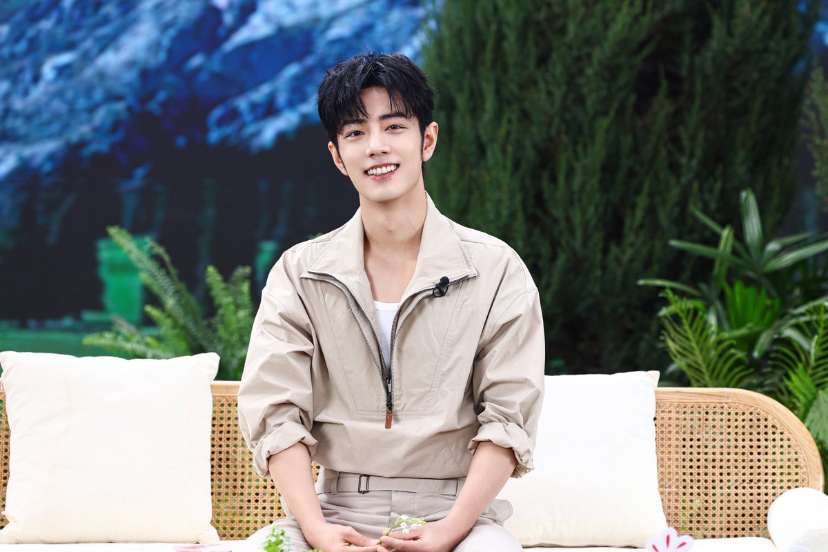 2025.08.12 XZ.Studio Weibo⭐️

​ส่ง​รูป​เซียวจ้าน จาก​ Live #Hearttex เย็นนี้ #XiaoZhanxHearttex​

       "ติดตามจังหวะของธรรมชาติ​ และเดินเล่นกับเซียวจ้านในทุกมุมมองของชีวิต~ 💐"

13 รูป [1/4]
📷: 肖战工作室
weibo.com/6643123988/519…

#XiaoZhan #肖战 #เซียวจ้าน