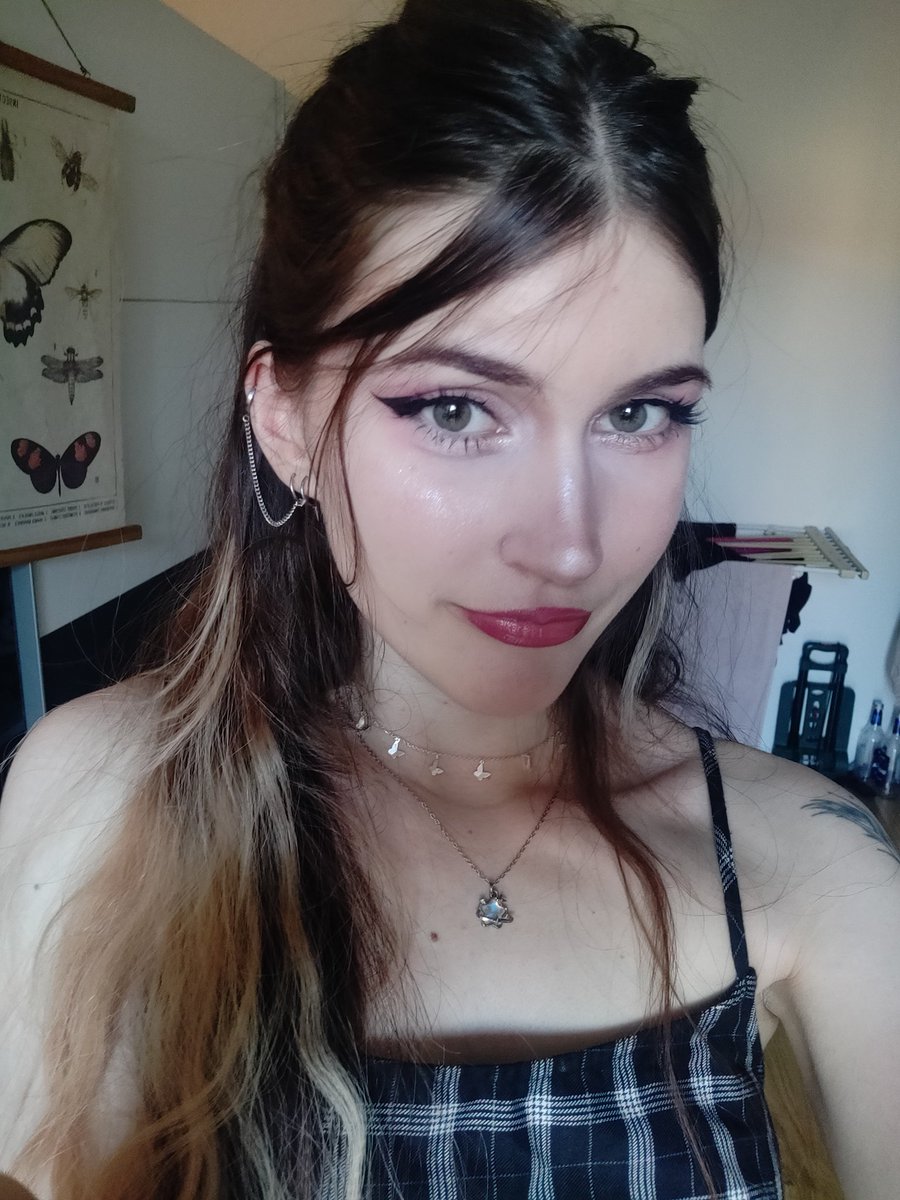 master bug did my makeup :p