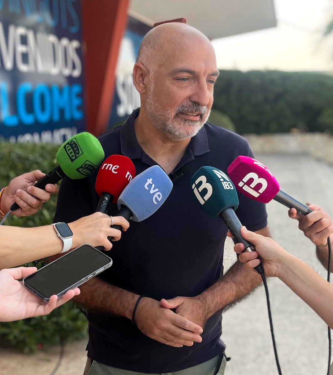 PSIB-PSOE Mallorca (@socialistesdmca) on Twitter photo Desgavell a Turisme del Consell!
El <a href="/GrupSocialista/">Grup Socialista</a> posa en dubte el polèmic procediment de compra de 500 places turístiques a edificis protegits que ara el mateix Consell ha anul·lat.
Marcial Rodríguez ha donar explicacions.
<a href="/SerraAndreu/">Andreu Serra</a>
psib-psoe.org/mallorca/el-gr… Desgavell a Turisme del Consell!
El <a href="/GrupSocialista/">Grup Socialista</a> posa en dubte el polèmic procediment de compra de 500 places turístiques a edificis protegits que ara el mateix Consell ha anul·lat.
Marcial Rodríguez ha donar explicacions.
<a href="/SerraAndreu/">Andreu Serra</a>
psib-psoe.org/mallorca/el-gr…