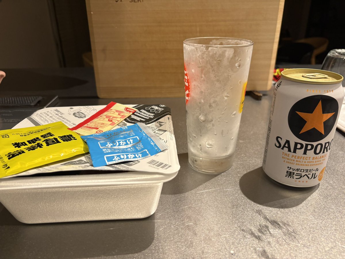 Winchester_712's tweet photo. これが健康キャンセル界隈。
嫁が寝かしつけてる隙に、ビールと油そばをカチ込む。 https://t.co/yQHeNKEGsv