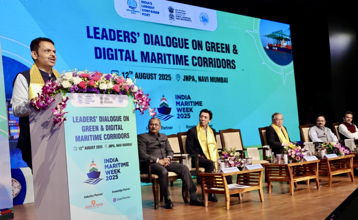 CMO Maharashtra (@cmomaharashtra) on Twitter photo ЁЯФ╕CM Devendra Fadnavis, along with Gan Kim Yong, Deputy Prime Minister of Singapore and Jeffrey Siow, Minister of Transport for Singapore at the Leaders' Dialogue on Green and Digital Maritime Corridors.
ЁЯФ╕рдореБрдЦреНрдпрдордВрддреНрд░реА рджреЗрд╡реЗрдВрджреНрд░ рдлрдбрдгрд╡реАрд╕ рдпрд╛рдВрдЪреА рд╕рд┐рдВрдЧрд╛рдкреВрд░рдЪреЗ рдЙрдкрдкрдВрддрдкреНрд░рдзрд╛рди рдЧрди рдХрд┐рдо рдпреЛрдВрдЧ рдЖрдгрд┐ ЁЯФ╕CM Devendra Fadnavis, along with Gan Kim Yong, Deputy Prime Minister of Singapore and Jeffrey Siow, Minister of Transport for Singapore at the Leaders' Dialogue on Green and Digital Maritime Corridors.
ЁЯФ╕рдореБрдЦреНрдпрдордВрддреНрд░реА рджреЗрд╡реЗрдВрджреНрд░ рдлрдбрдгрд╡реАрд╕ рдпрд╛рдВрдЪреА рд╕рд┐рдВрдЧрд╛рдкреВрд░рдЪреЗ рдЙрдкрдкрдВрддрдкреНрд░рдзрд╛рди рдЧрди рдХрд┐рдо рдпреЛрдВрдЧ рдЖрдгрд┐