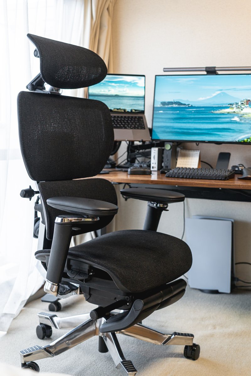 indoorheart's tweet image. 身長低めの人向けの記事です😌

FlexiSpotオフィスチェア「C7 Morpher」レビュー：身長165cmでも座りやすくて嬉しい
indoorheart.com/flexispot-c7-m…

#PR #FlexiSpot