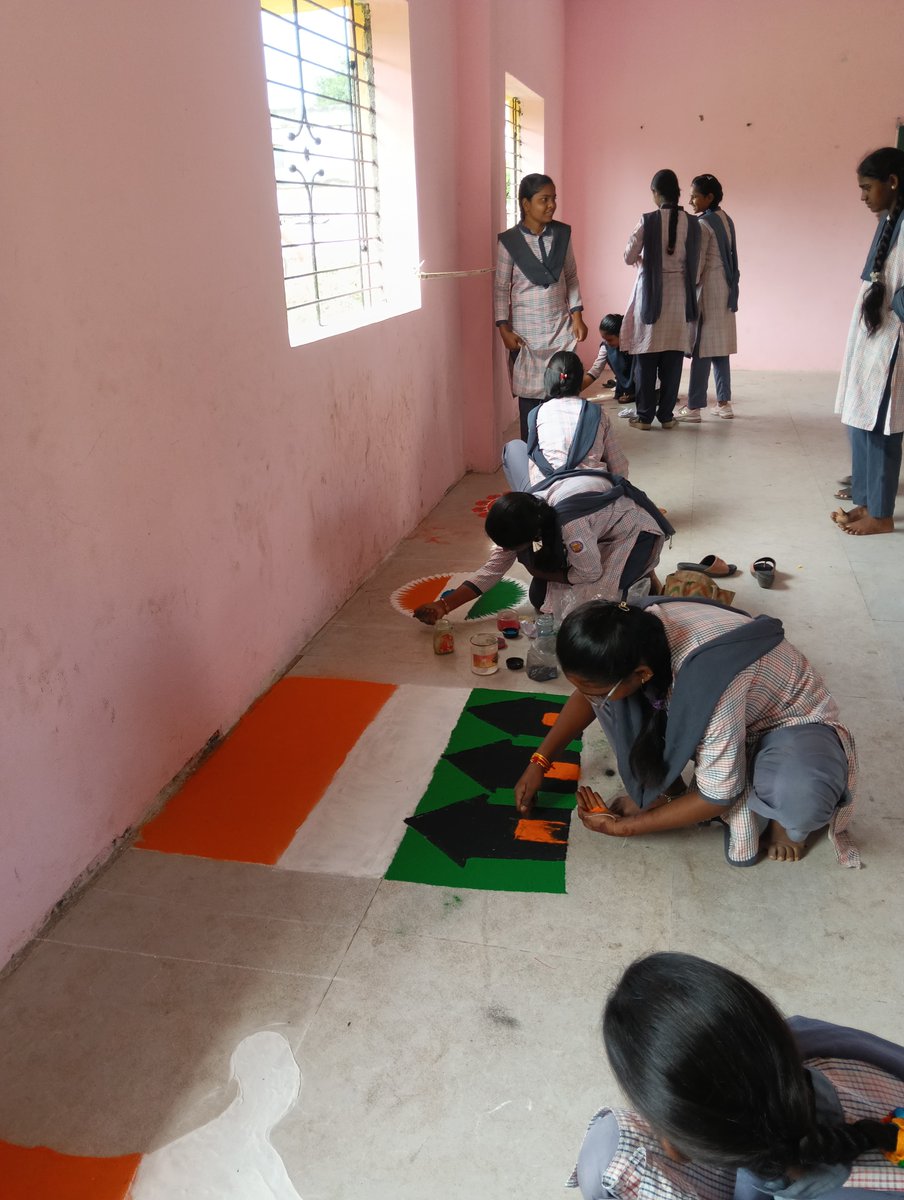 CouncilHingoli's tweet photo. हर घर तिरंगा अभियानाअंतर्गत नगरपरिषदेतर्फे रांगोळी स्पर्धेचे आयोजन राज्य शासनामार्फत सुरू असलेल्या स्वच्छसर्वेक्षण2025-26,माझीवसुंधरा 6.0अभियानाची अंमलबजावणी हिंगोली शहरमध्ये चालू आहे.तसेच श्रीमती शांताबाई मुंजाजी दराडे प्राथमिक येथे रांगोळी स्पर्धेचे आयोजनकेले.ULB Code-802748 https://t.co/31bSquFEAT
