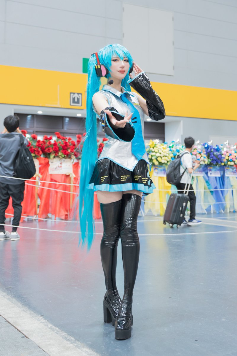 perle_085's tweet photo. ✱ cosplay  コスプレ
初音ミク️️️🩵

撮影いただきありがとうございました🍎✨

📸りんご湯さん

 #マジカルミライ2025 https://t.co/Vym0oLsBmP