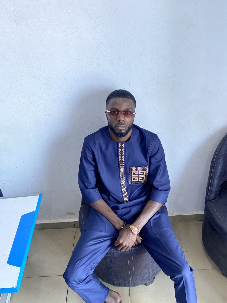 henrypirfa's tweet photo. Pre order at 40,000 naira only. 
Good fabrics 
Good finish 
Perfect fit. 

WhatsApp 08175490228 now

BossmanXclusive https://t.co/6ykFapMHe2