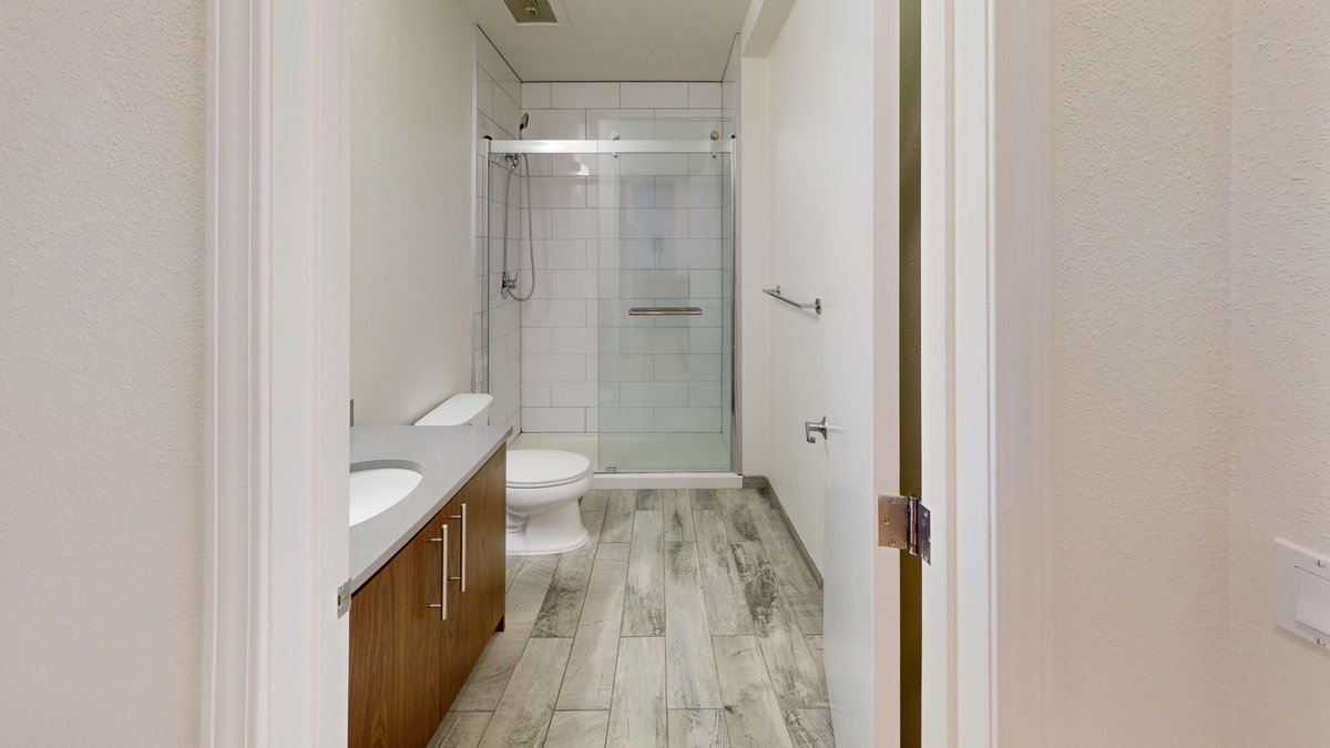 brickntimber's tweet photo. 📍 540 Leavenworth St. • Unit 202
✔️ 1BR/ 1BA | 385 sq. ft.

💬 Send us a DM.
📞 Call Us (415) 422-9572

#TenderloinLiving #SFRealEstate #CityLivingSF #TenderloinApartments #BayAreaLiving #SFRentals #PetFriendlySF #ModernLivingSF #DowntownViewsSF #UrbanEdgeSF #MoveInSpecialSF https://t.co/e4h2lrCwQ1