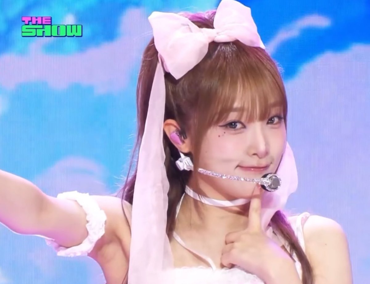 choi yena pics tweet media