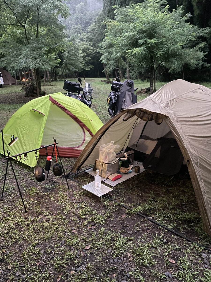 quattro0811's tweet photo. 甲府の武田神社から丹波山にキャンプイン⛺️午後から雨模様で夜は寒いかも🥶
#キャンプ
#ツーリング
#甲府 https://t.co/WuyL1uFMro