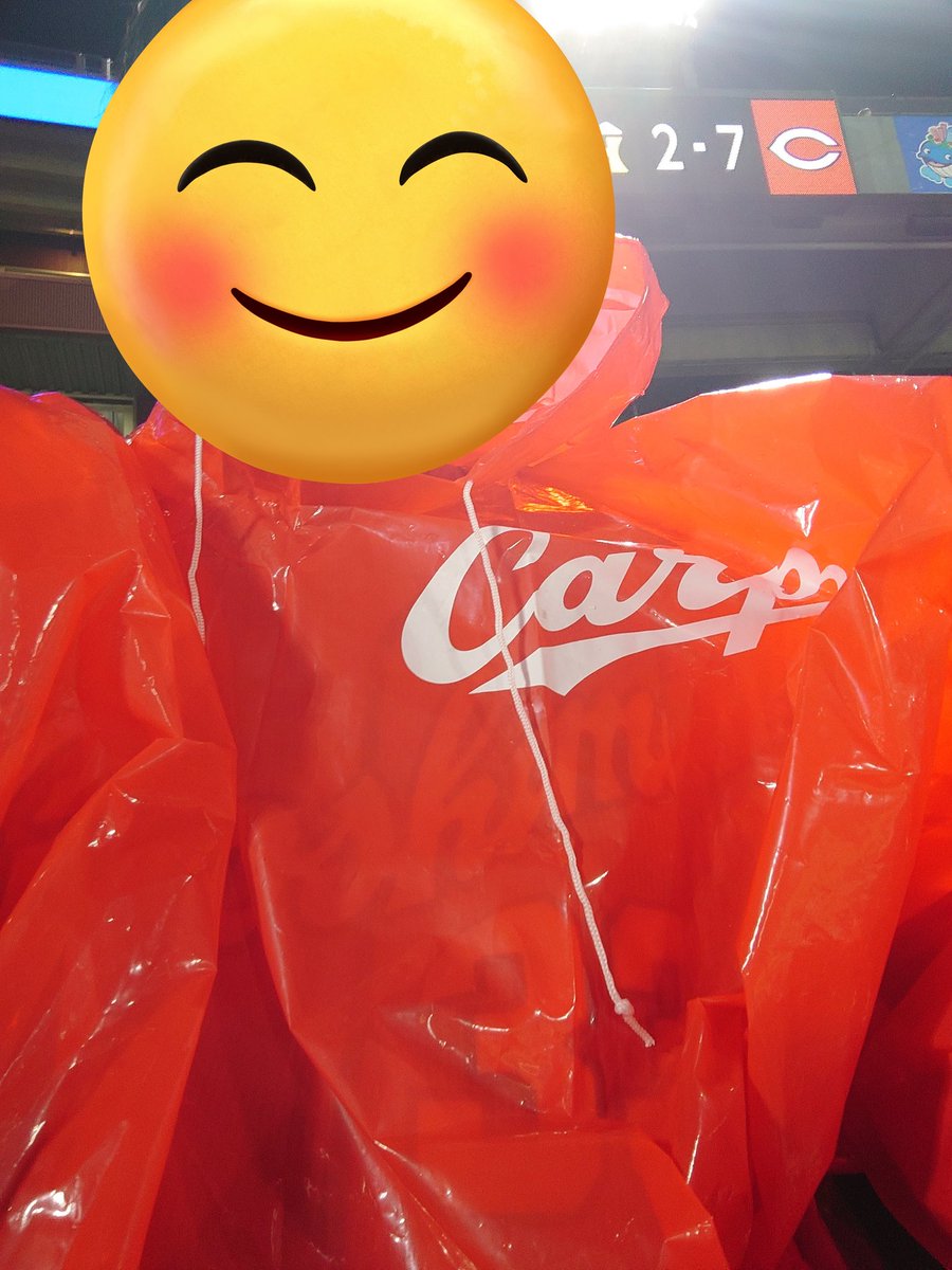 telumisan's tweet photo. カッパ着てるのが私しかいませんね╮(๑•́ ₃•̀)╭(雨が止んで1時間くらい) https://t.co/unYeVIuPd4