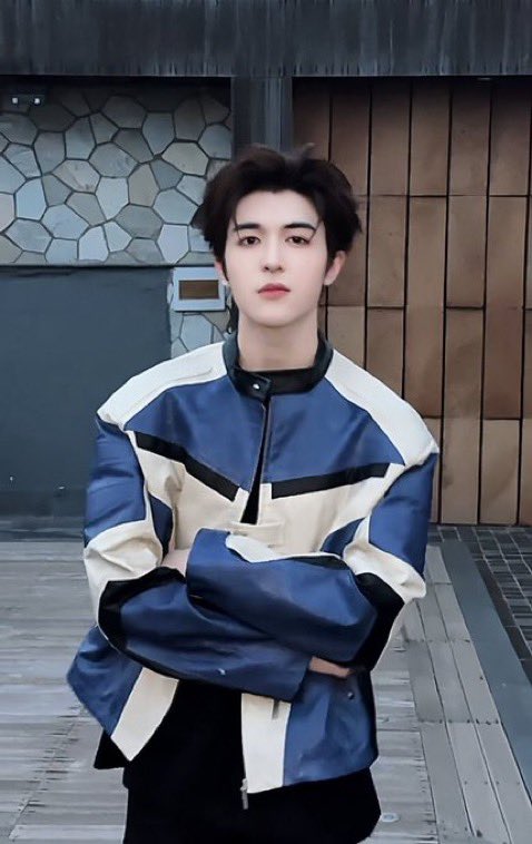 ppthyg's tweet photo. คือเสื้อผ้ามันก็เหมือนกันได้ที่ไหนเขาก็ขายกัน แต่เคอแพทใส่เหมือนกัน อาจจะเพราะเป็นแฟนกันค่ะ https://t.co/zkdxgdsnsS