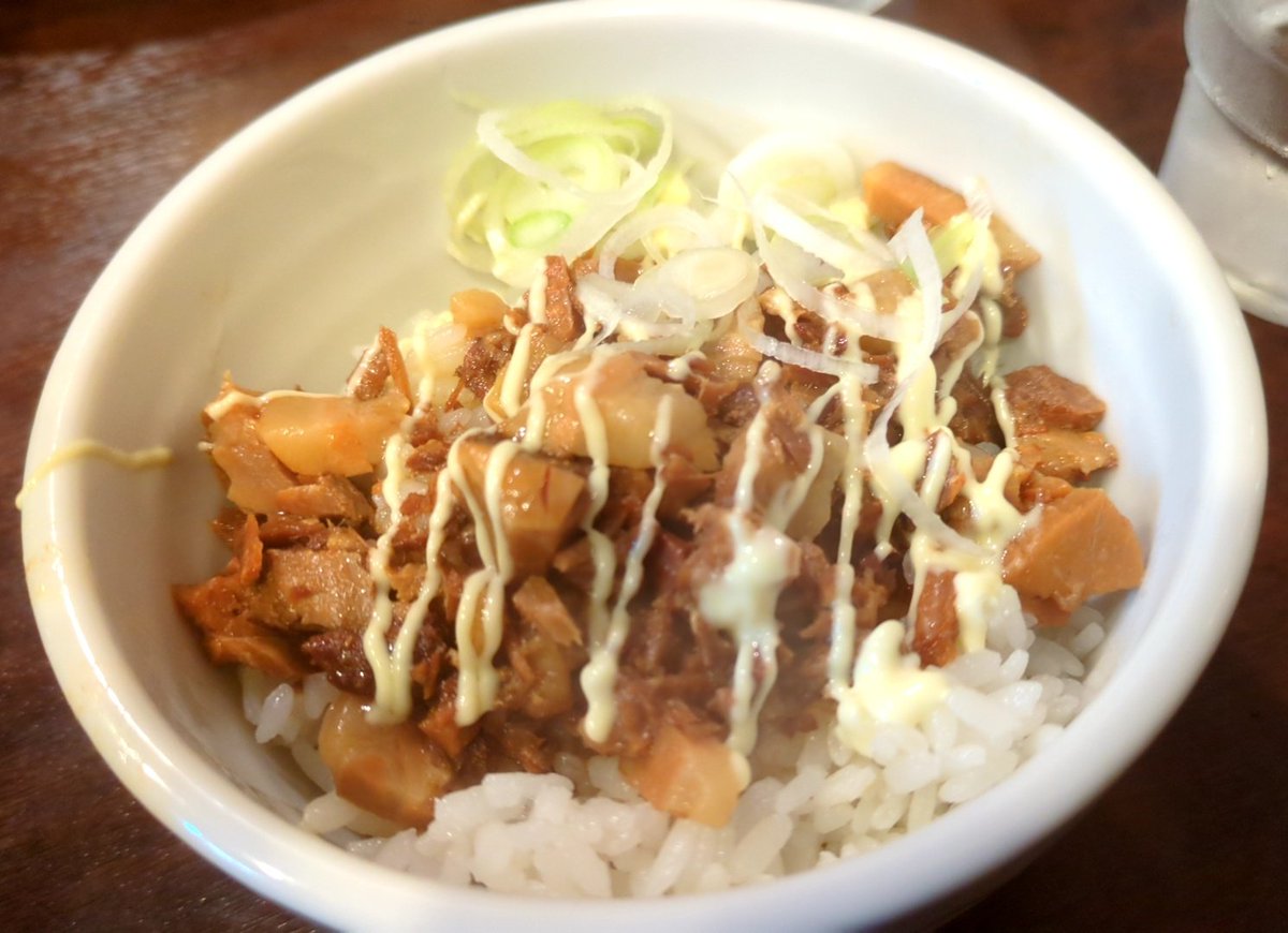 夜めっし😋
ラーメン堂 極さんへ！
きわみラーメンに旨ネギ+チャーシュー丼🍜🍚🥩
ネギめっちゃ合う😋チャーシュー丼も美味しぃ✨
極さんのチャーシュー大好き(*'▽'*)♪
今日も大満足！ご馳走様でした(:D)┓