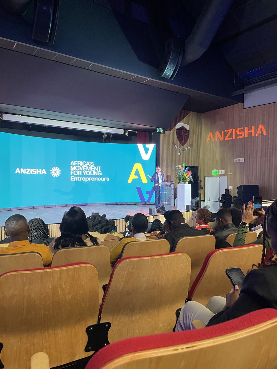 That I am.🇱🇸 tweet media