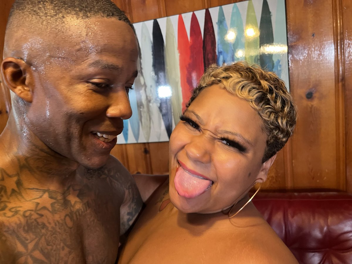 Yes <a href="/DanteDiggz/">Dante Diggz / Las Vegas📍XBIZ MIA MAY 7-15</a> my tongue is long and thick. Literally doesn’t fit in my mouth