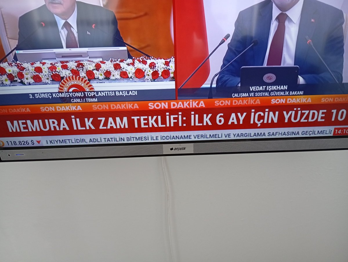 MuallimOzkal's tweet photo. Hayırlı olsun memur kardeşim bir kere daha satıldın #MemurTeklifBekliyor https://t.co/XYwdtyAYFw