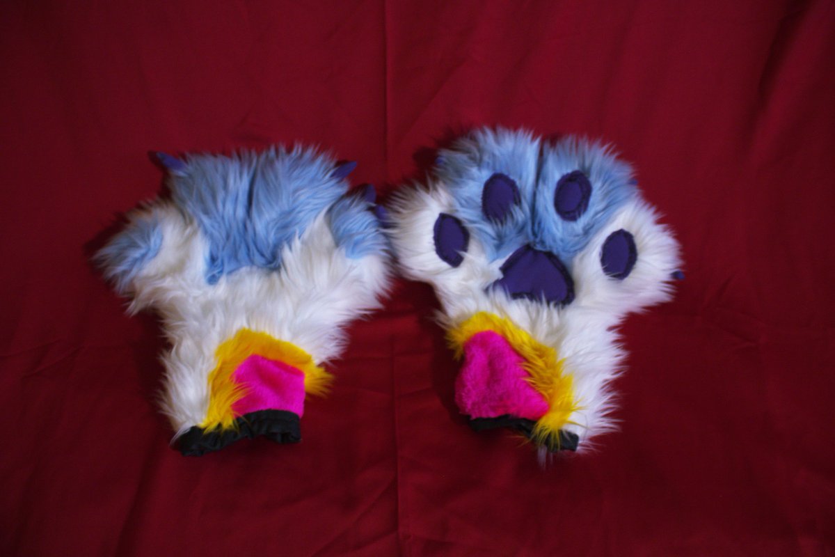moononia's tweet photo. Premade hand paws.

These are from when I was learning how to make handpaws handcuffing. So the handcuffing is not the best, but they are for sale for 40€ on Etsy.
If you're interested , check the link in my bio

#fursuitmaker #furrypaws #furryfandom #FurrySeller #Furry https://t.co/OleFxEvR2j