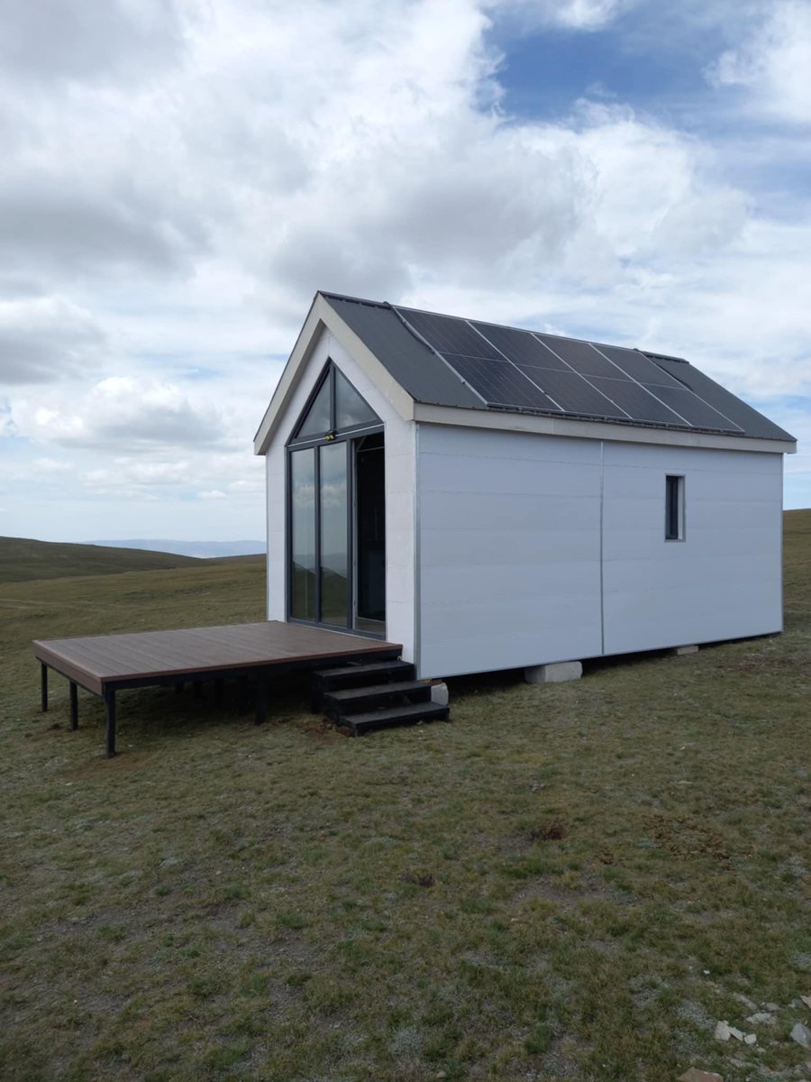 Далайн түвшнээс дээж 3000м 
Хэзээ ч тогтой
Хэзээ ч дулаахан

Яг л чөтгөртэй байшин гэсэн үгээ…
Та хонохоос айж байна уу?😬