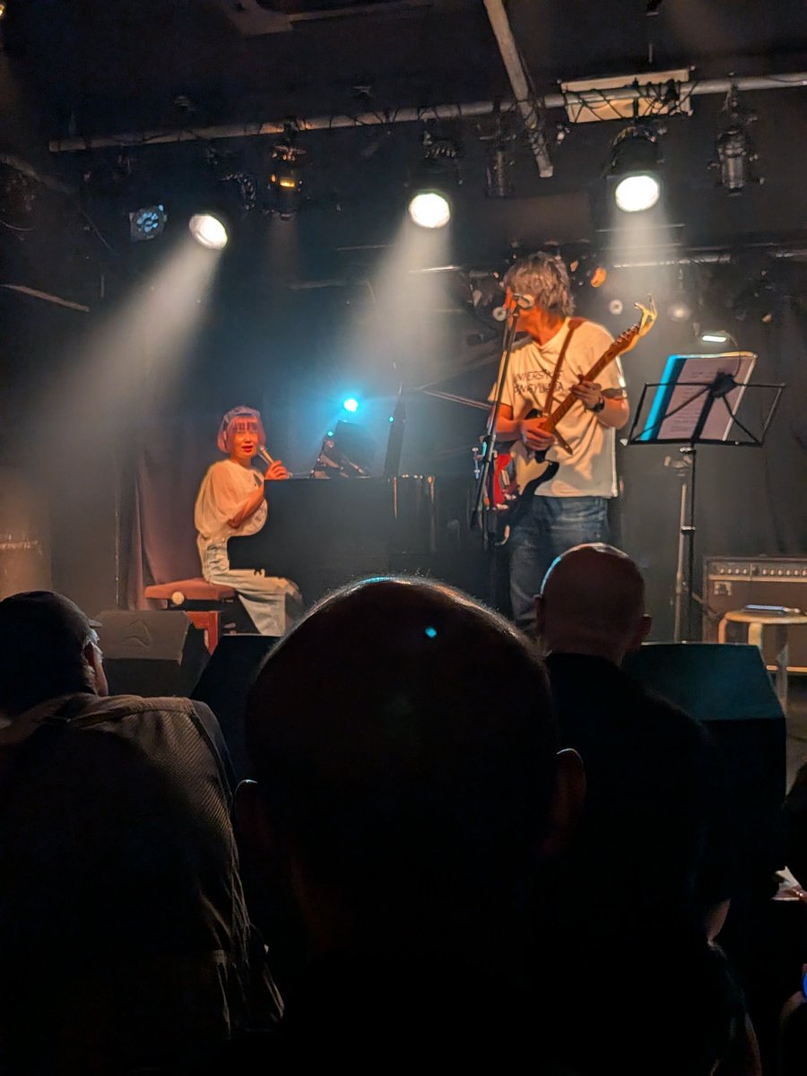 satoru09161122's tweet image. かおりさん昨日は久しぶりの
ライブハウス楽しかったですね～
Moon notes のバントユニットを
代表してKaoryさんやギター🎸の
Satoshi さんの演奏する…表情を
間近で見れて最高の１夜でした
ありがと!
#真昼の月夜の太陽
#新大久保
#MoonNotes
#Kaory
#ライブハウス