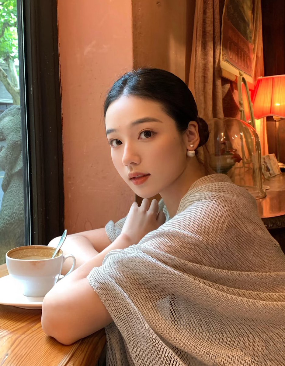 你们是不是想说
好久不见 小魔女