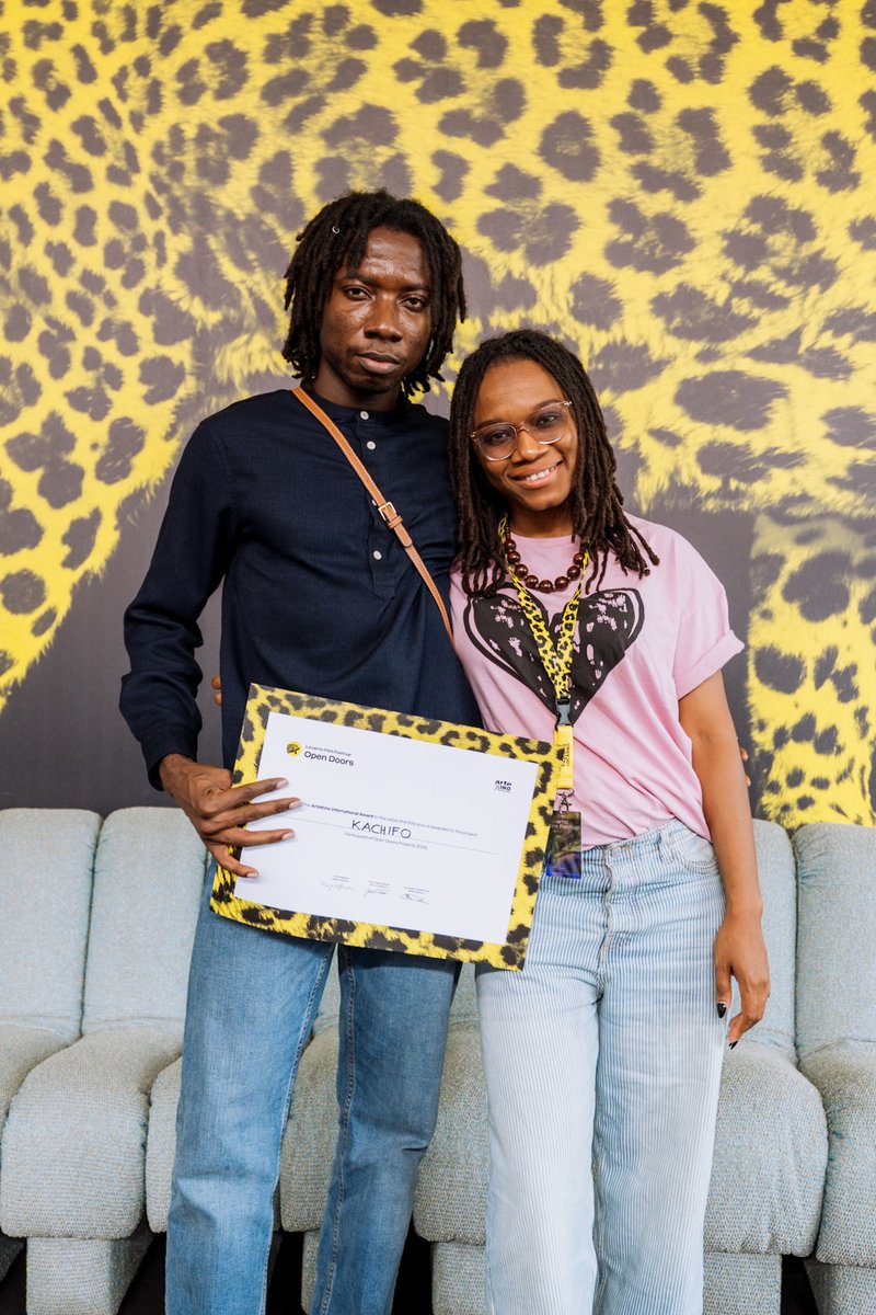 Arte_Kino's tweet image. 📽️@FilmFestLocarno , @ARTEfr a remis le prix @Arte_Kino International au projet nigérien KACHIFO, TILL THE MORNING COMES.
Toutes nos félicitations au réalisateur @DikaOfoma !👏
Production @bluhousestudios @blessinguzzi 
#Locarno78
#OpenDoors