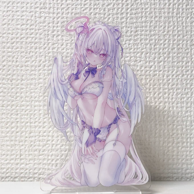 C106新刊セット頒布するノエちゃんのアクリルスタンドです! 天使ver.と目隠しver.の両面仕様になっています #C106