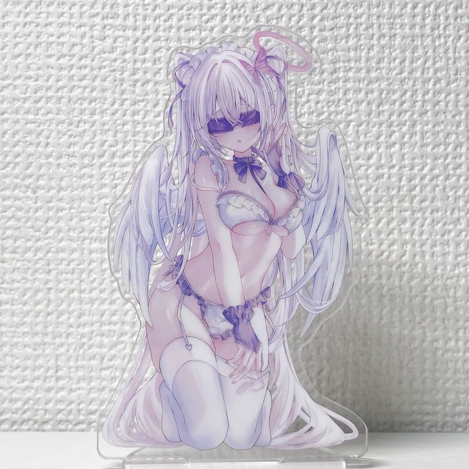 C106新刊セット頒布するノエちゃんのアクリルスタンドです! 天使ver.と目隠しver.の両面仕様になっています #C106