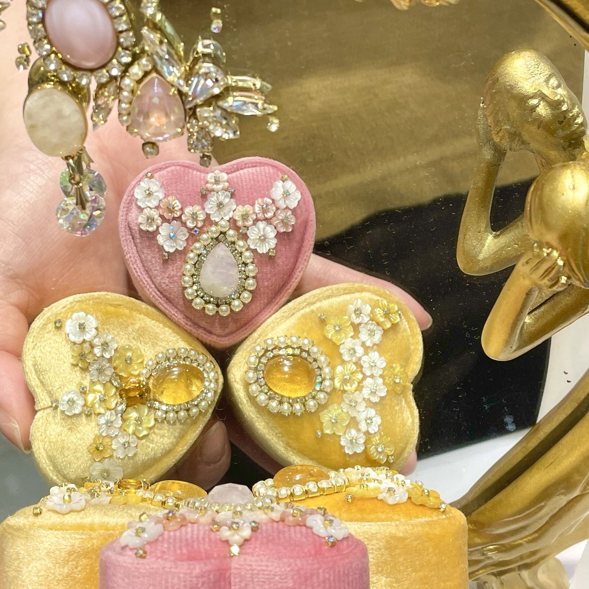 azu_mfmf's tweet image. #juveliapopup25
#魔法箱博物館
#SnowBOX💛🖤
#お花畑ハートBOX集合