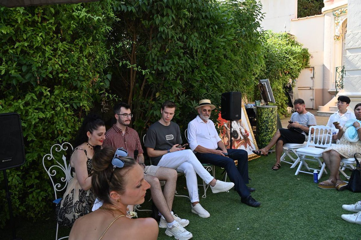 Family Offices Investors Summit (@foisummit) on Twitter photo 🇫🇷 <a href="/EthCC/">EthCC - Ethereum Community Conference</a> #Cannes <a href="/FOISummit/">Family Offices Investors Summit</a> Family Offices Investors Summit: Sea, Sun & Sharp Investors, Deals, Conversations. #Ethereum never sleeps #Cannes delivered the red carpet moment for real life. Beach clubs & villas? Just the backdrop.
1>Focus was on modular infra, privacy, 🇫🇷 <a href="/EthCC/">EthCC - Ethereum Community Conference</a> #Cannes <a href="/FOISummit/">Family Offices Investors Summit</a> Family Offices Investors Summit: Sea, Sun & Sharp Investors, Deals, Conversations. #Ethereum never sleeps #Cannes delivered the red carpet moment for real life. Beach clubs & villas? Just the backdrop.
1>Focus was on modular infra, privacy,