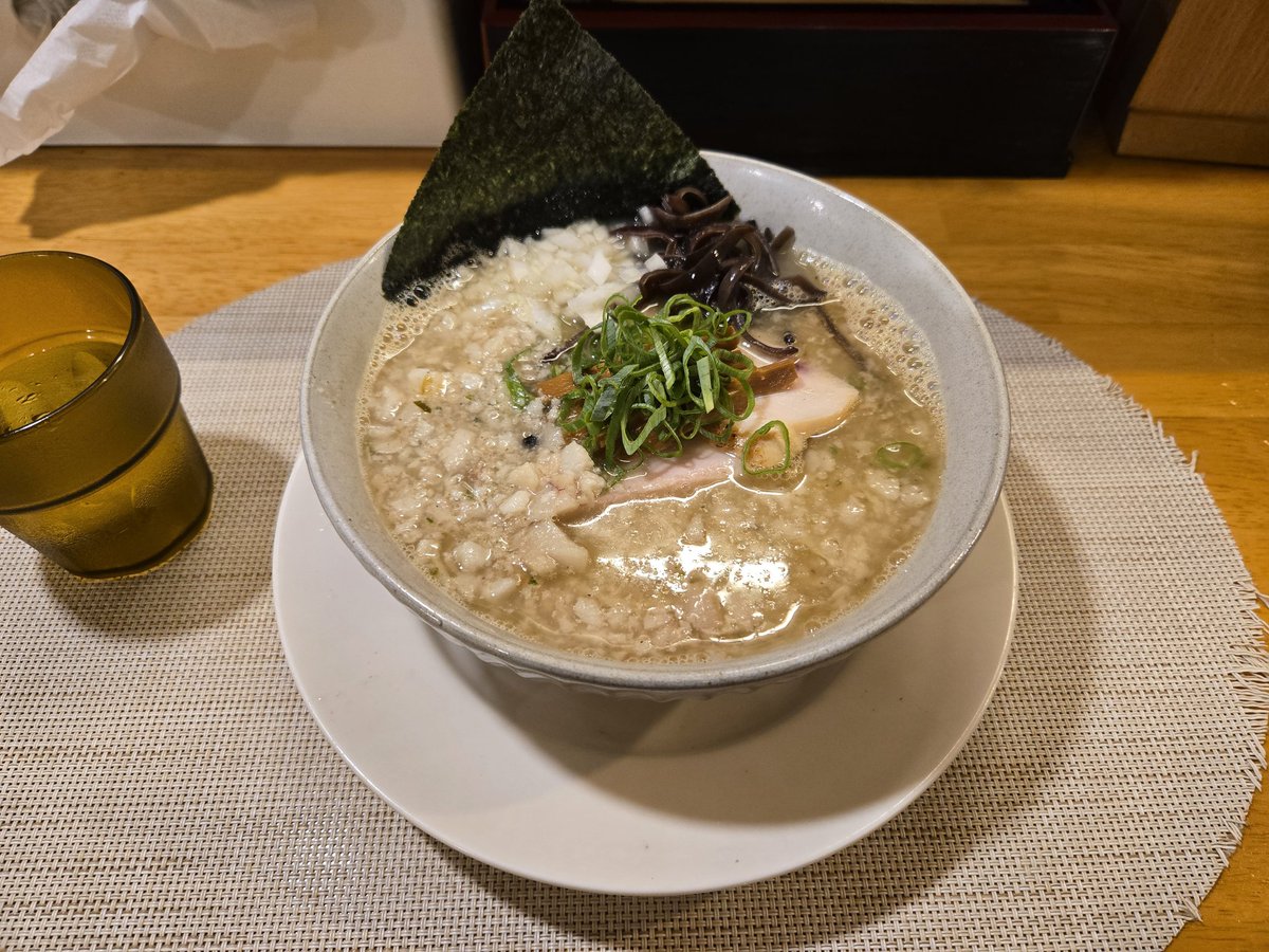 久々のKUBO LABO
背脂煮干し塩！！
めちゃくちゃうまかった〜！！！これよこれ
明日は昼営業でレギュラーメニュー食べに行くぞ！！