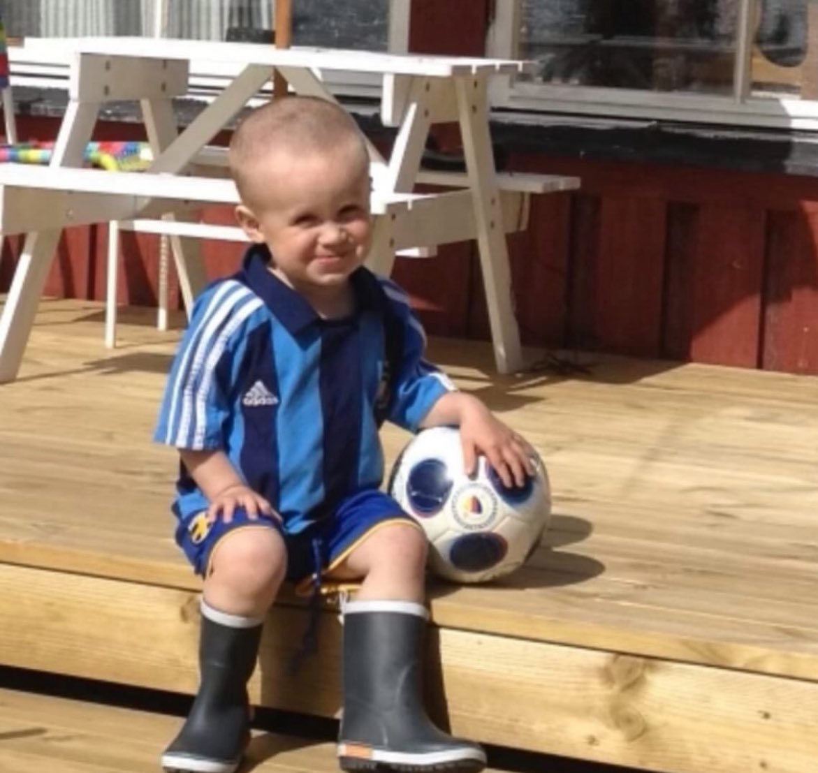 En av oss 💛❤️💙