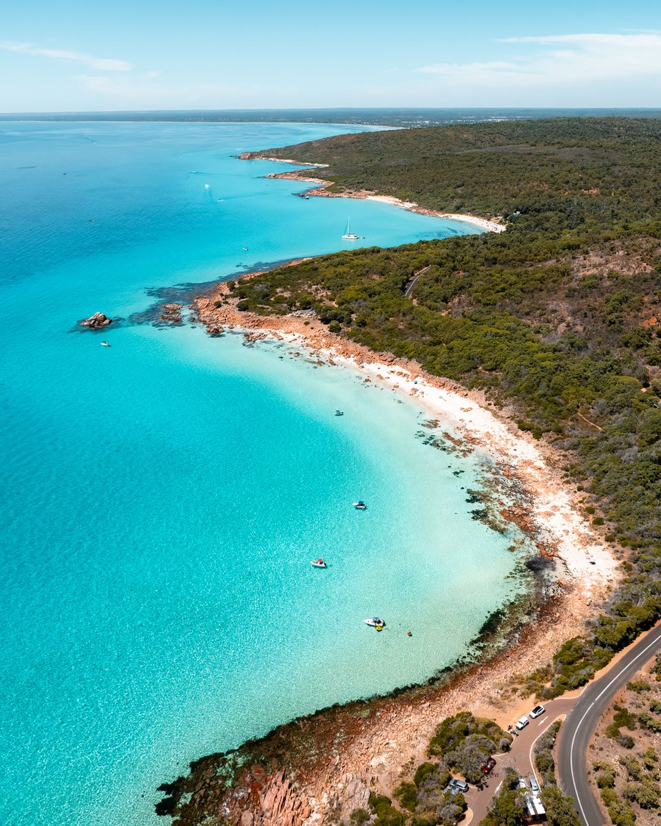 theaguiastudio's tweet photo. Eagle Bay shines under the sun with crystal waters, boats cruising, and people enjoying the coast. 

#EagleBay #skyperth #drone #dji #DronePhotography #CaptureBySkyPerth #WesternAustralia #ExploreWA #australiaviews #southwestwa #southcoastwa https://t.co/6PLf8P2Cxr