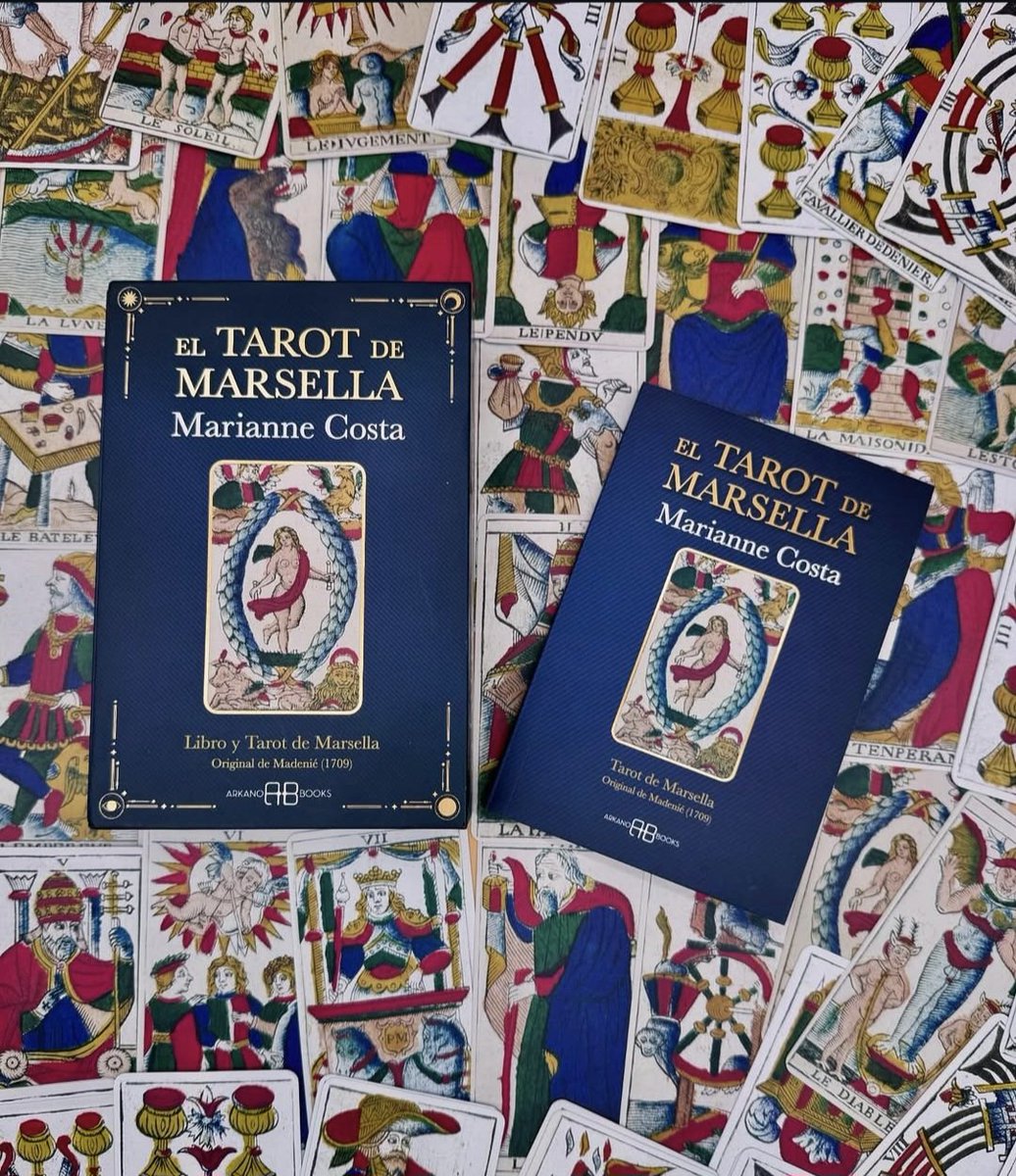✍️ Este estuche es la réplica del mazo de Pierre Madenié (Dijon, 1709), uno de los tarots de Marsella más antiguos que se conserva completo —actualmente expuesto en el Museo Nacional de Zúrich, Suiza—, cuyas figuras de rasgos refinados destacan por su gran belleza.