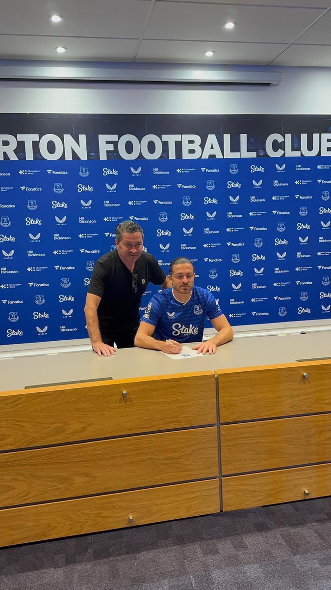 📸Jack Grealish pictured for the first time in an Everton shirt. 👕🔵

Credit: (<a href="/1878bramley/">Ca187883</a>)