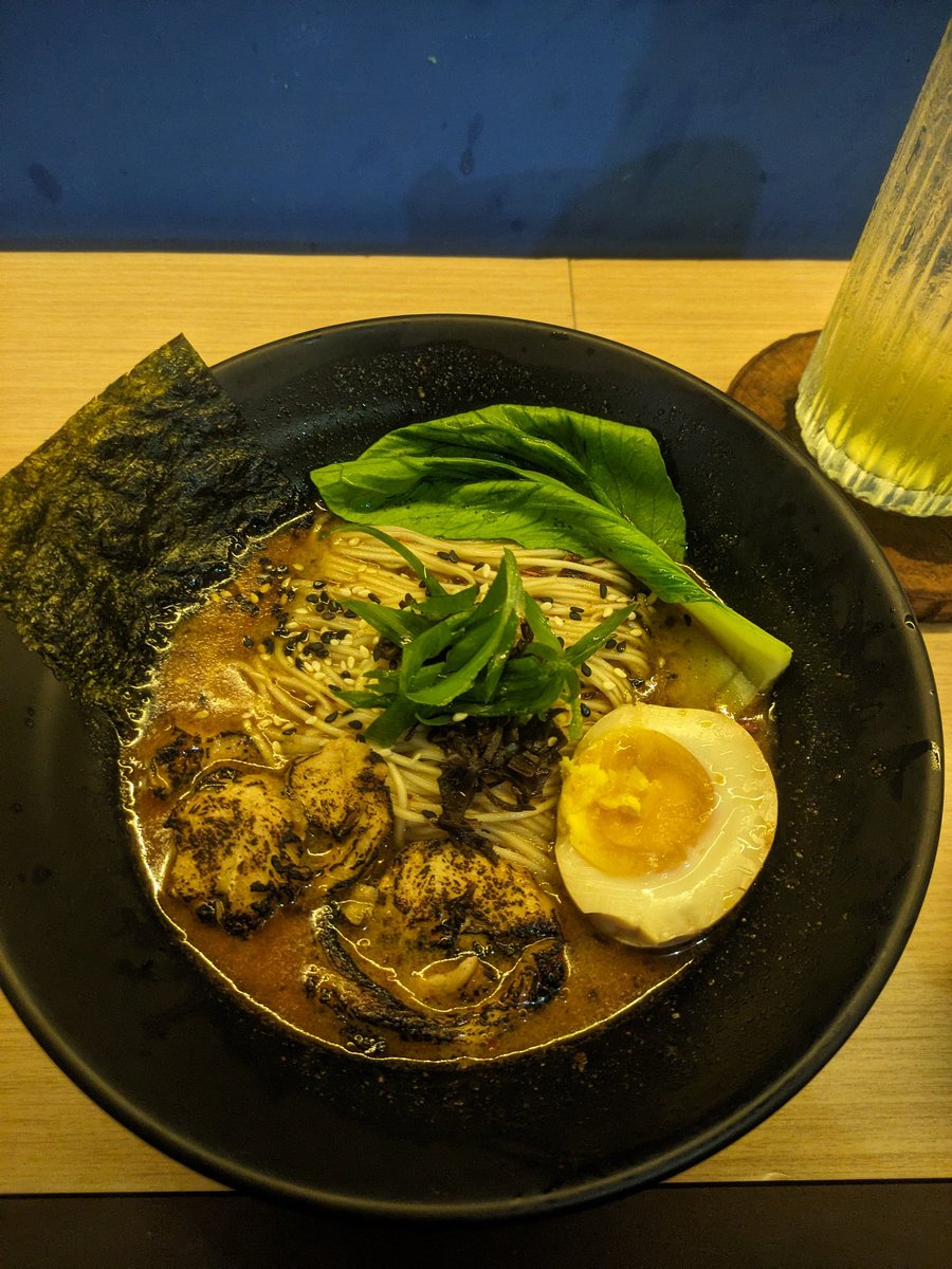 calluta_'s tweet photo. 🍜 https://t.co/EFghxD2gcp