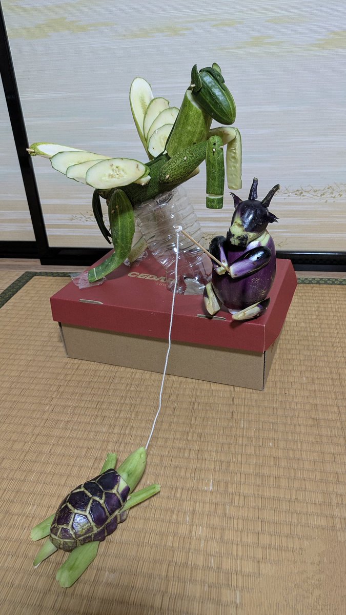 家族から牛も作ってと言われて釣りしてサボってる牛を作った🎣
精霊馬2025の最終形態はこうなった🥒🐎🐮🐢🍆
#精霊馬
#精霊馬2025