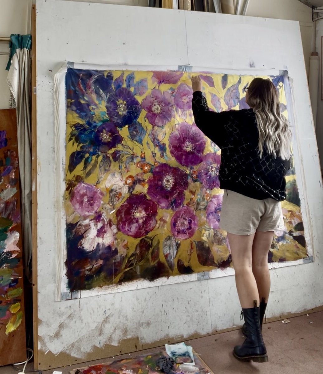 EvaEwaAva's tweet image. Large 200x150 oil painting painted with gold to uplift a spirit 👐