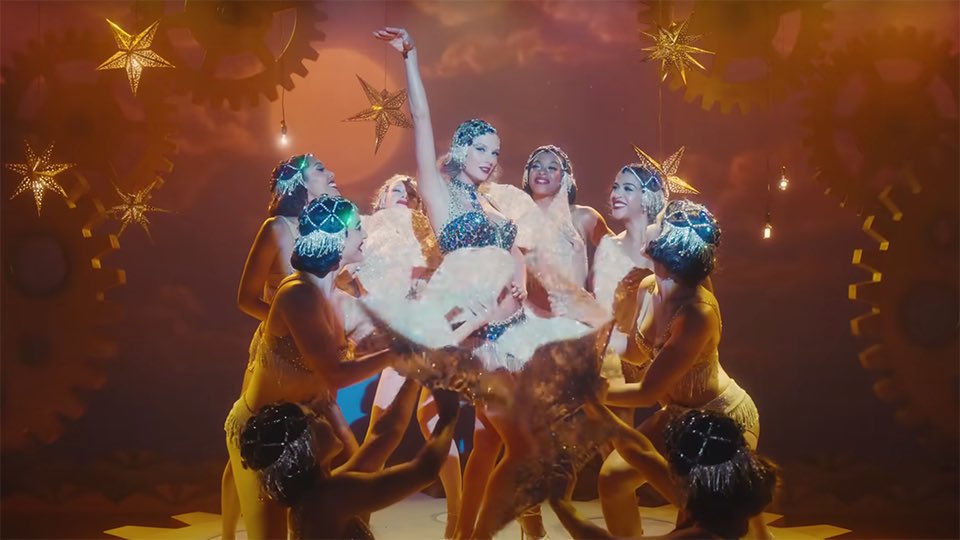 MimToms's tweet photo. The Life of a Showgirl… 🧡 https://t.co/eChV4nNltO