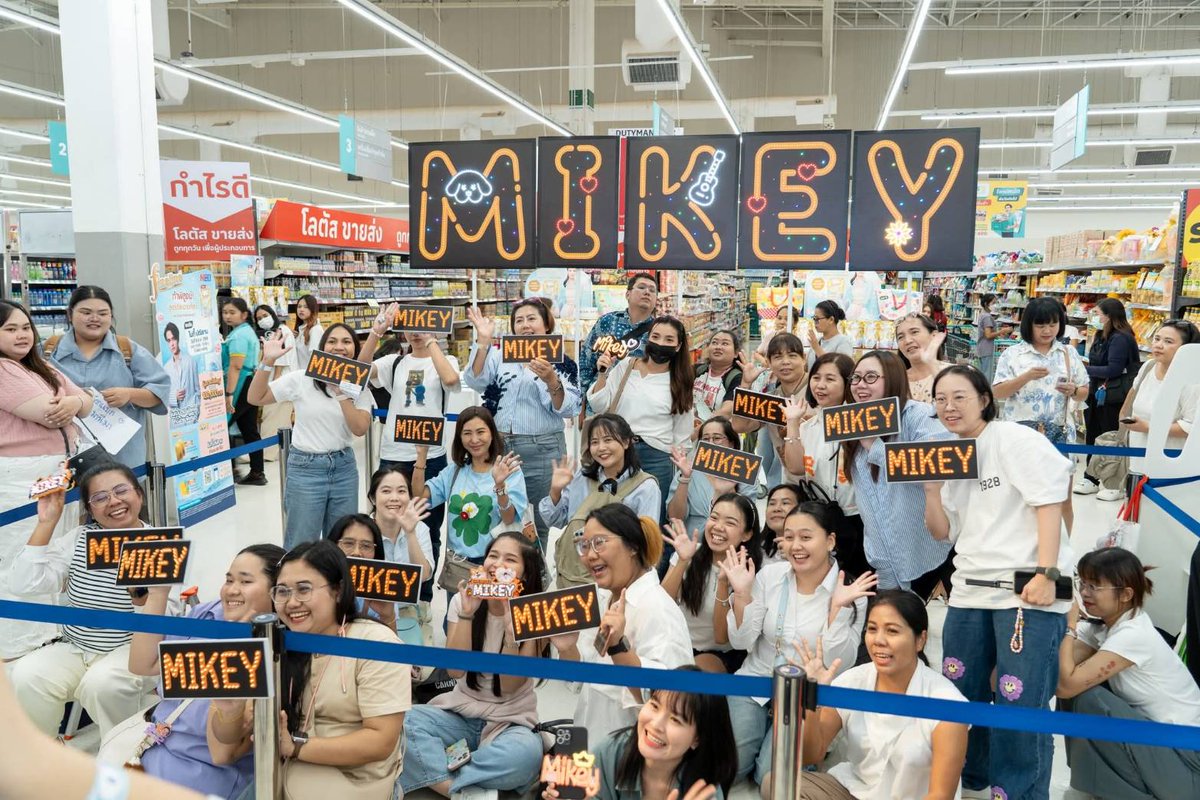 babylilyrose888's tweet photo. ไมกี้กับความรักล้นๆของเค้า 🧡🧡🧡🧡🧡🧡♾️
MIKEY WITH FINELINE
#MikeXFinelineMachine @FinelineTH
#FinelineMachineXMikey
#mikepanitan #ไมกี้ปณิธาน
@mikepanitan_072 https://t.co/2CbgaoIBk0